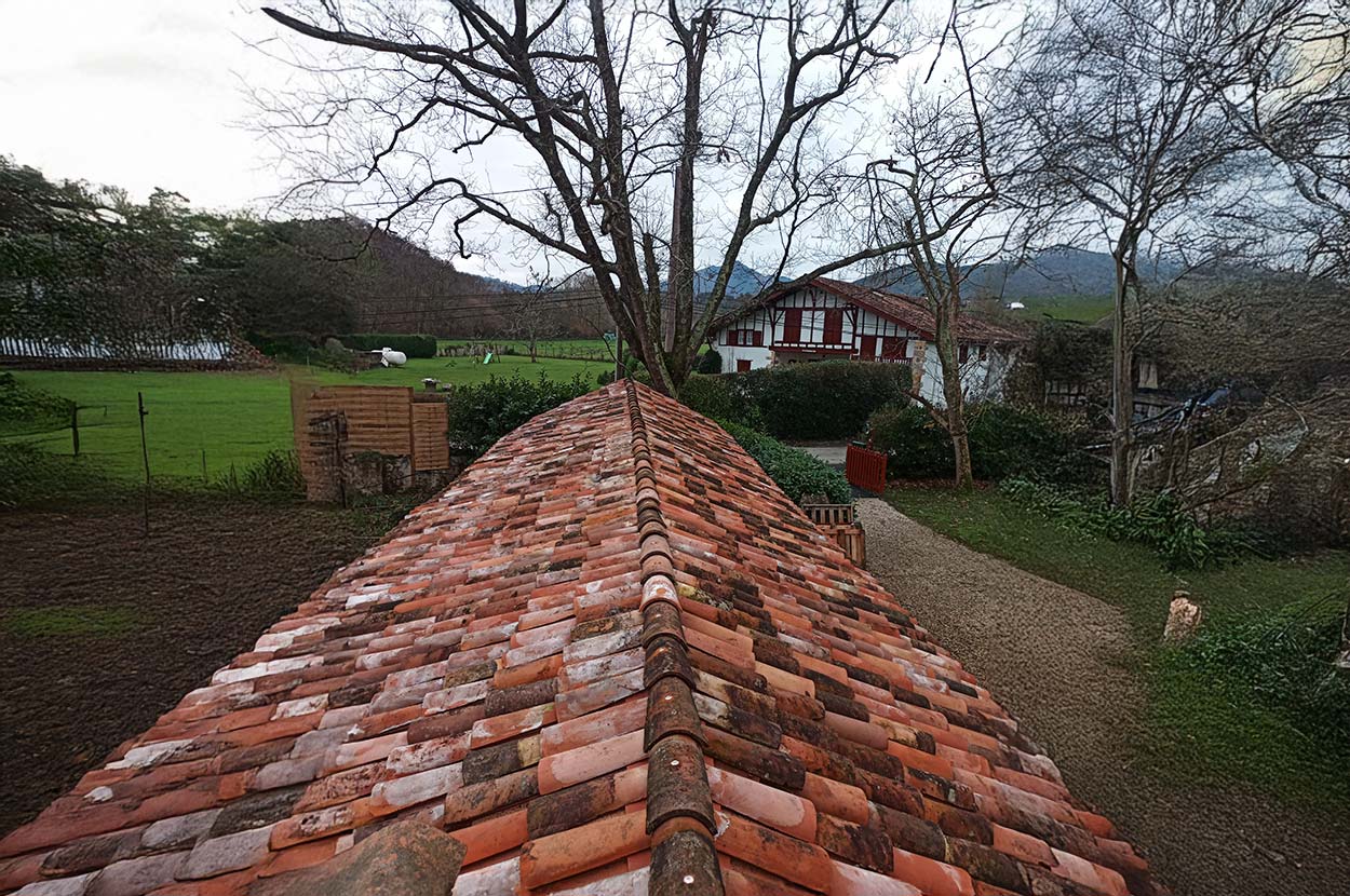 Charpente Côte basque, Charpente Saint Jean de Luz, Charpente Saint Pée sur Nivelle, Couverture Côte basque, Couverture Saint Jean de Luz, Couverture Saint Pée sur Nivelle, Pose de Velux Côte basque, Pose de Velux Saint Jean de Luz, Pose de Velux Saint Pée sur Nivelle, Rénovation Toiture Côte basque, Rénovation Toiture Saint Jean de Luz, Rénovation Toiture Saint Pée sur Nivelle, Zinguerie Côte basque, Zinguerie Saint Jean de Luz, Zinguerie Saint Pée sur Nivelle